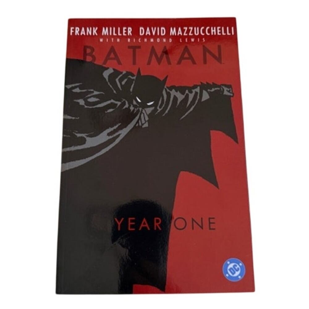 Batman Year One Frank Miller Graphic Novel DC Comics Paperback